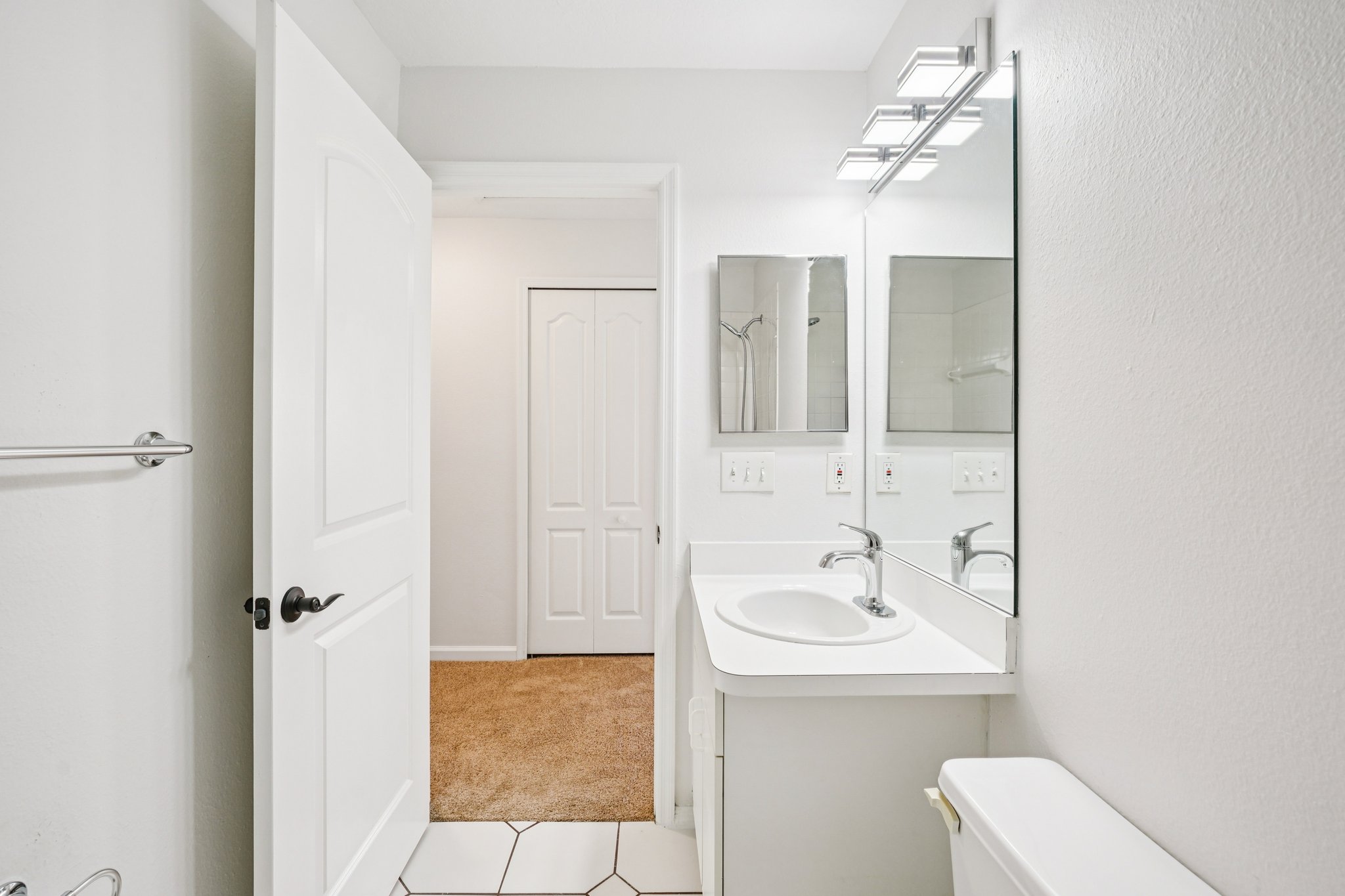 Essex Ct-S2402-042.jpg