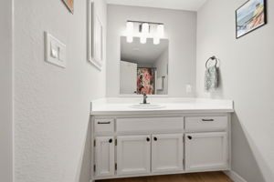  Photo 34