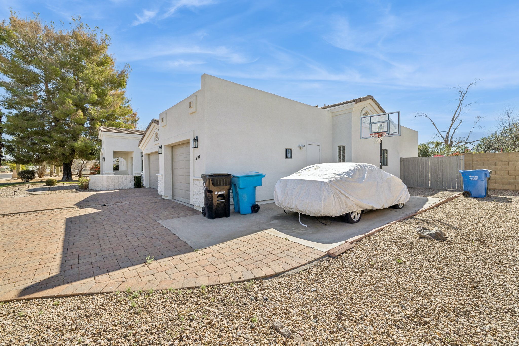 5621 E Voltaire Ave - 007.jpg