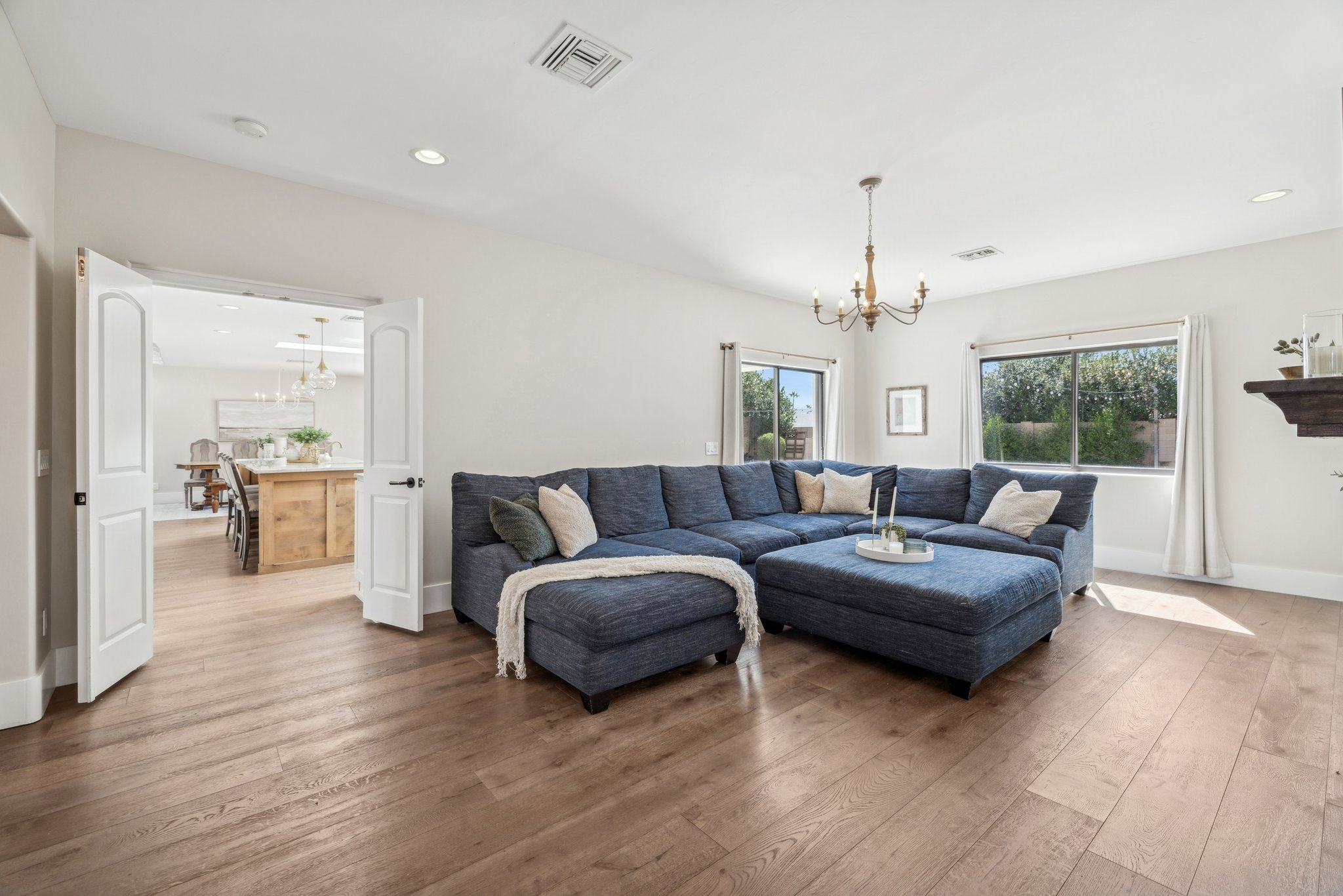 5621 E Voltaire Ave - 012.jpg