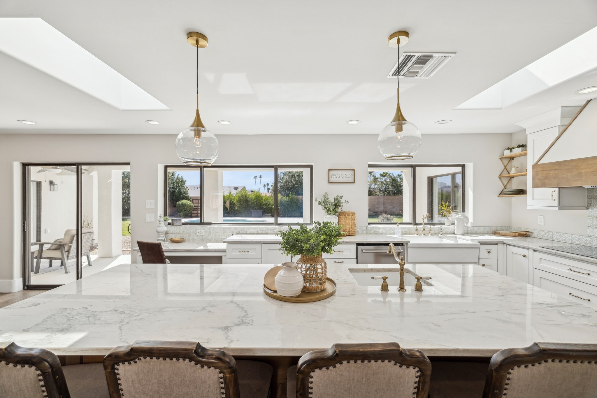 5621 E Voltaire Ave - 021.jpg