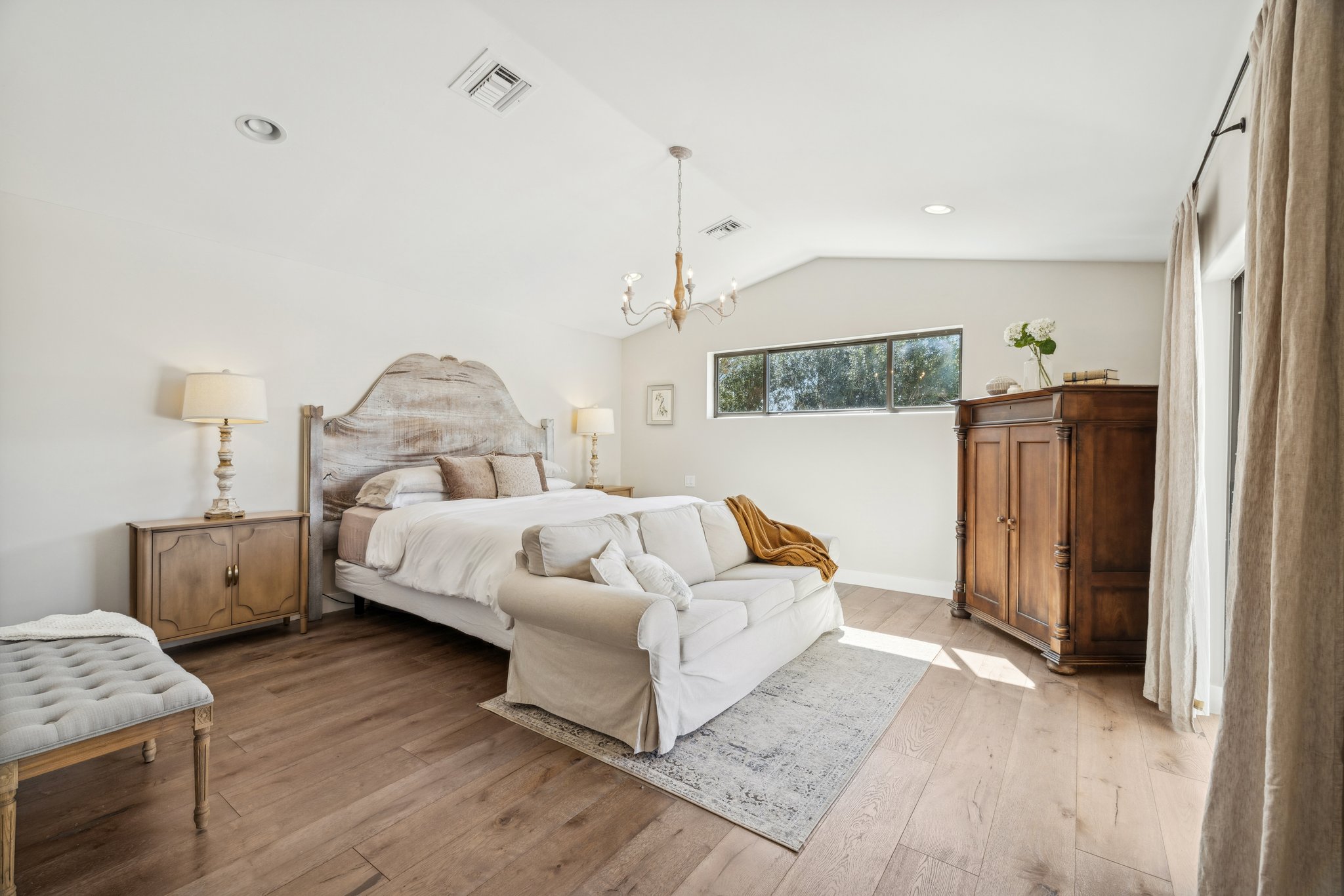 5621 E Voltaire Ave - 037.jpg