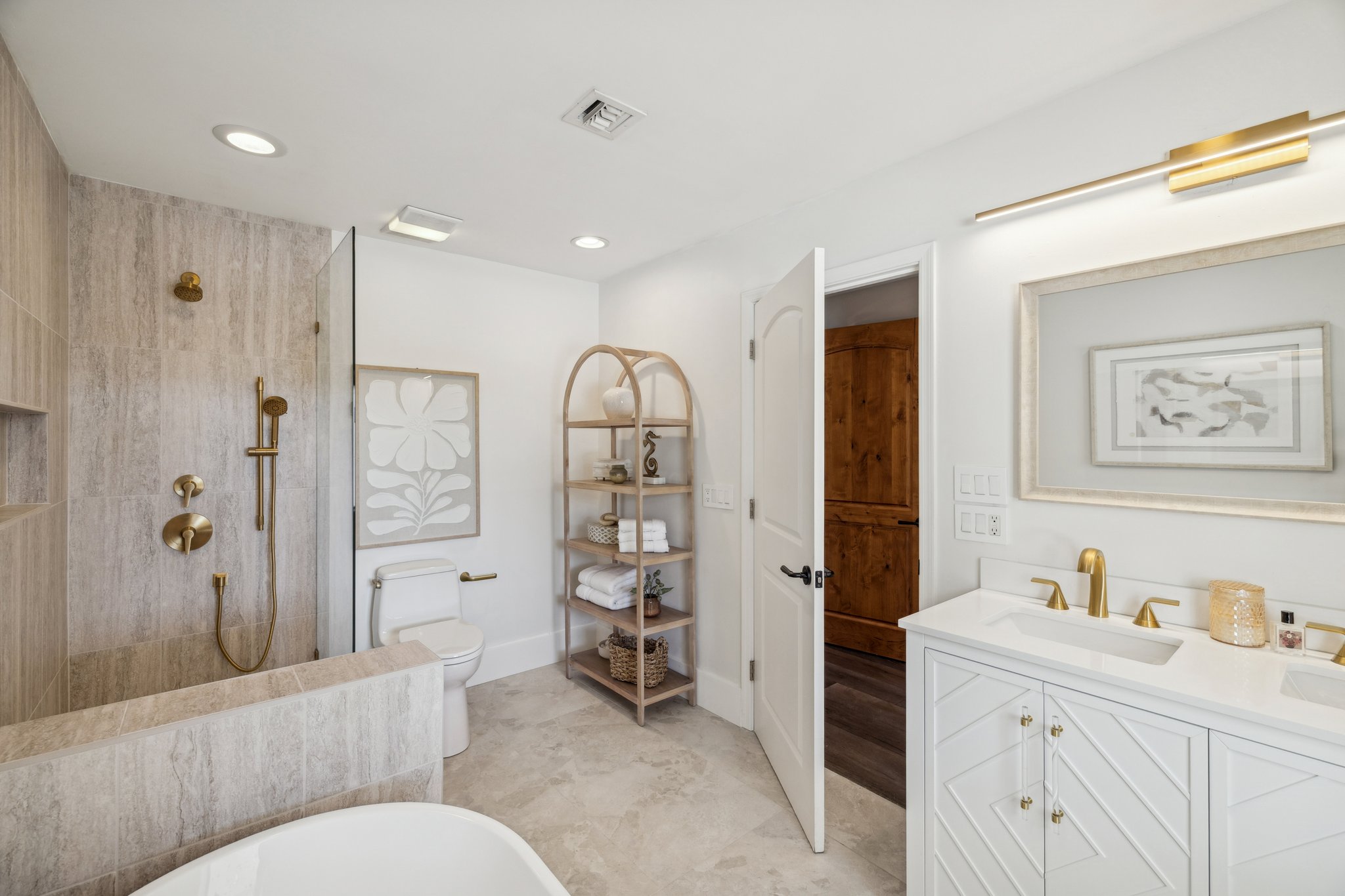 5621 E Voltaire Ave - 046.jpg