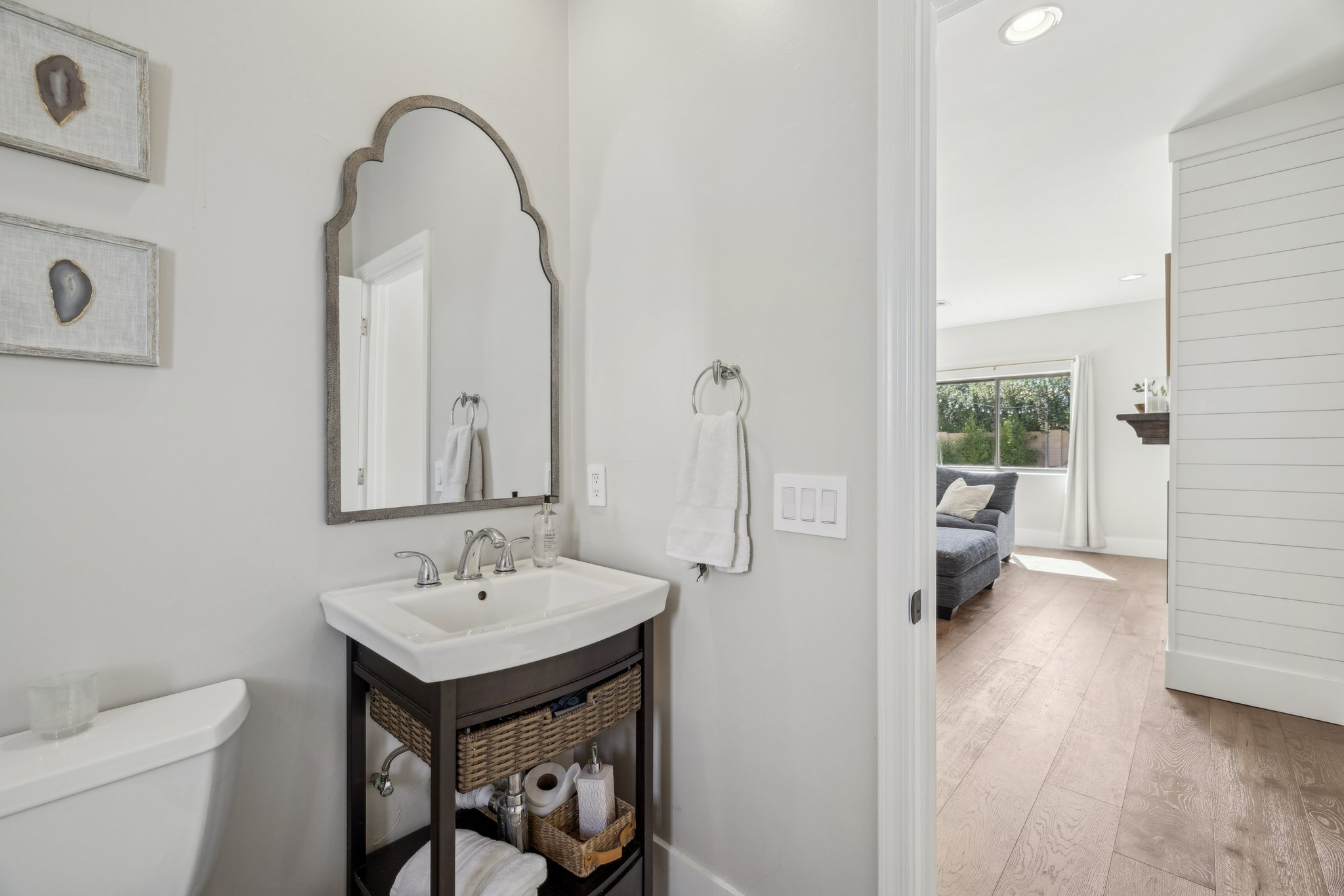 5621 E Voltaire Ave - 061.jpg