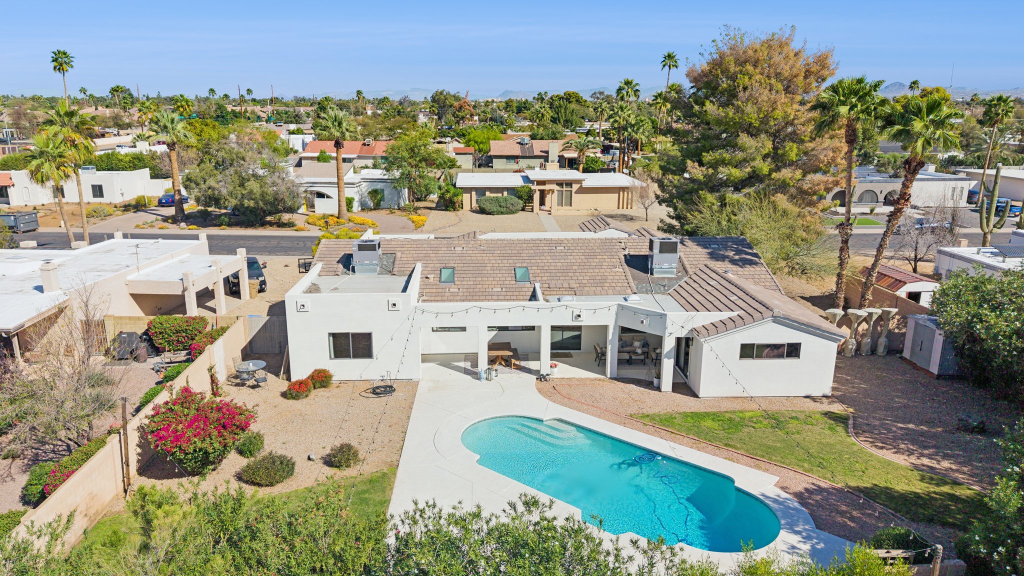 5621 E Voltaire Ave - 005 (2).jpg