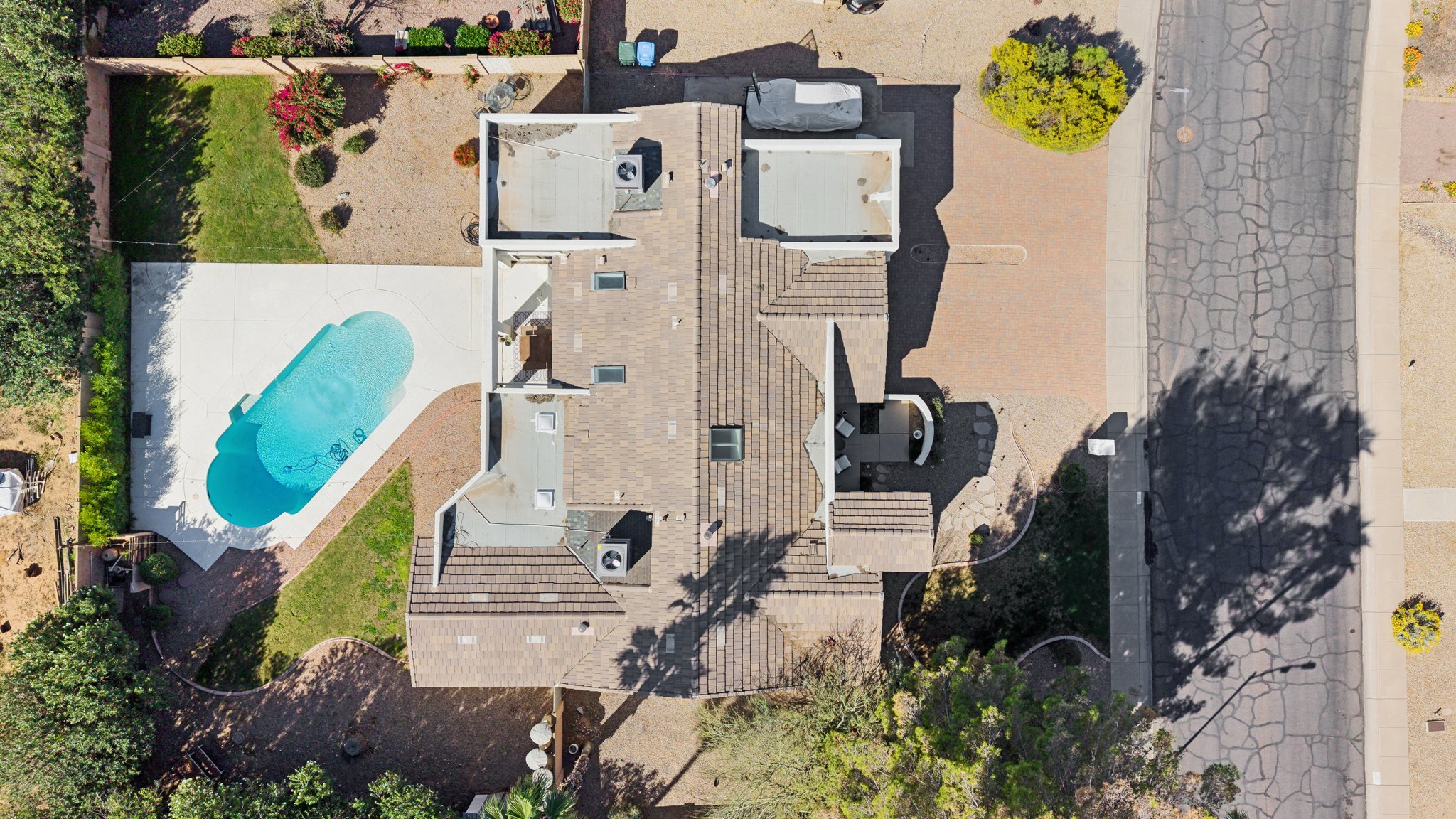 5621 E Voltaire Ave - 007 (2).jpg