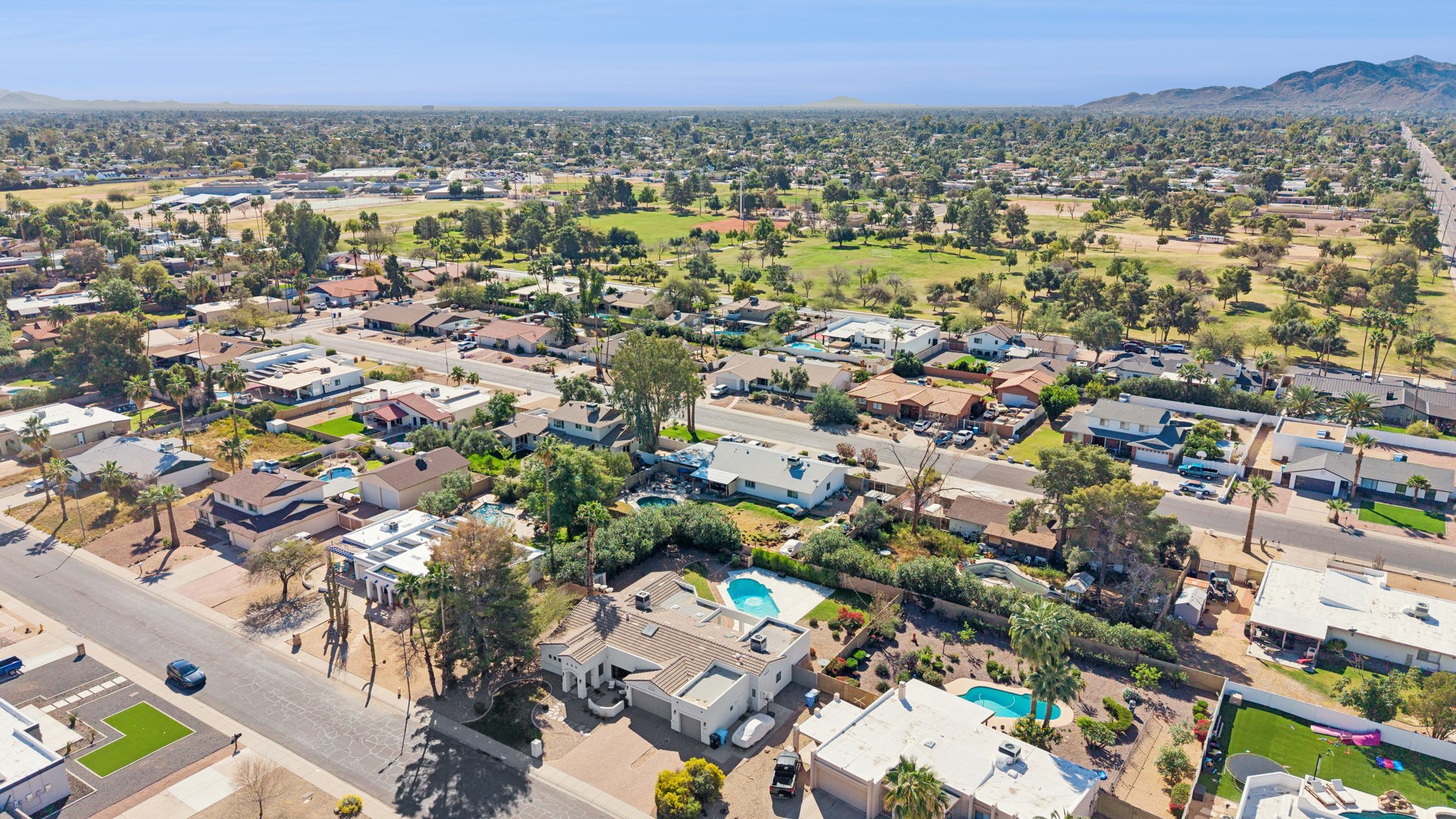 5621 E Voltaire Ave - 009 (2).jpg