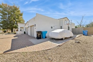 5621 E Voltaire Ave - 007.jpg