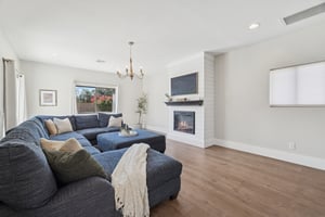 5621 E Voltaire Ave - 011.jpg