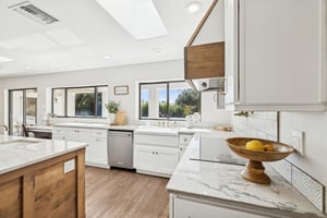 5621 E Voltaire Ave - 024.jpg