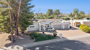 5621 E Voltaire Ave - 003 (2).jpg