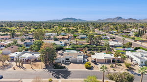 5621 E Voltaire Ave - 008 (2).jpg