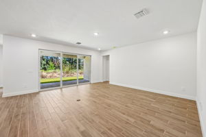 Miami - Hampton Park - 5621 Hampton Park Cir Vero Beach FL 32966 -006