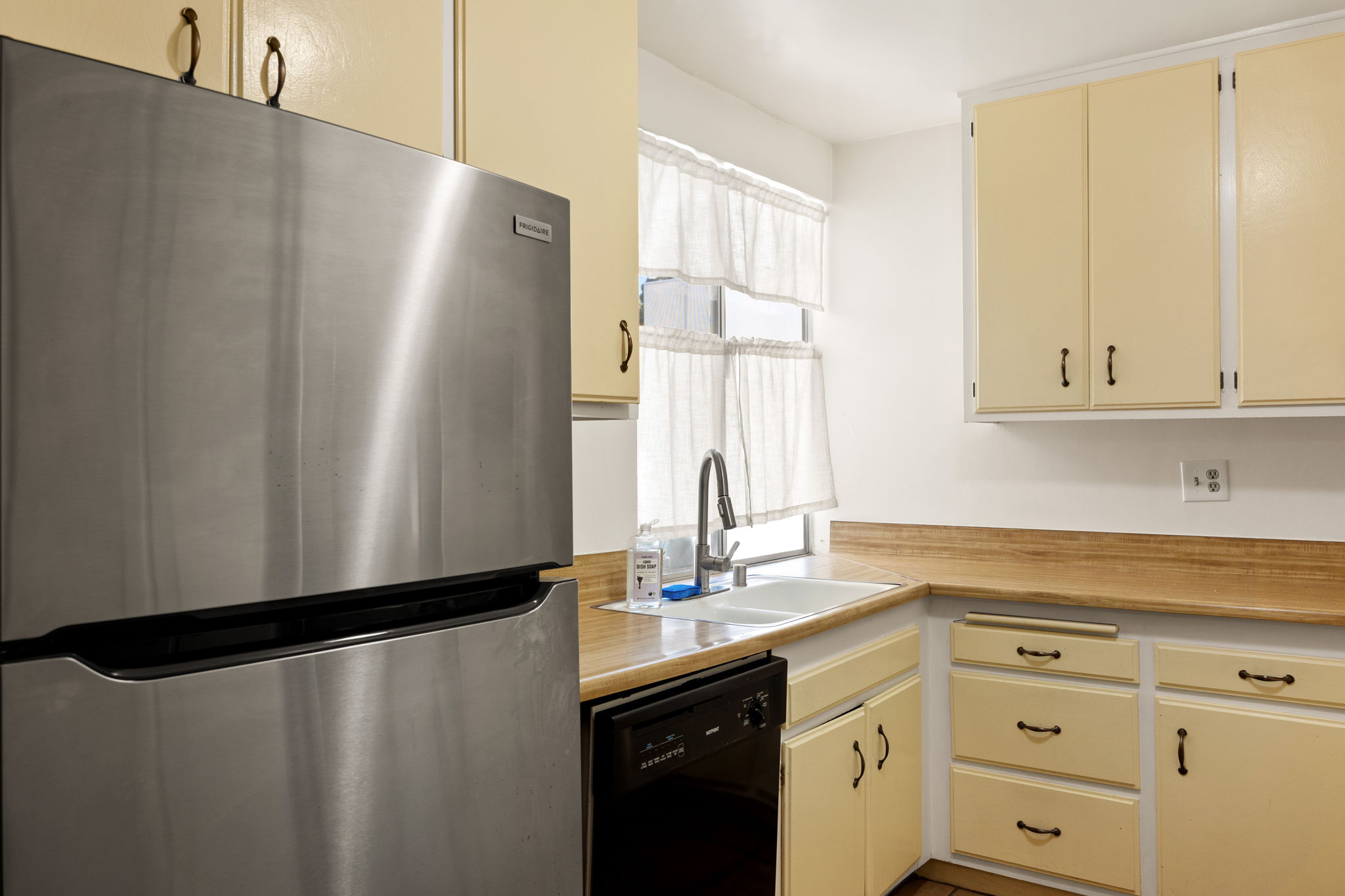 5625 Windsor Way UNIT 211-14