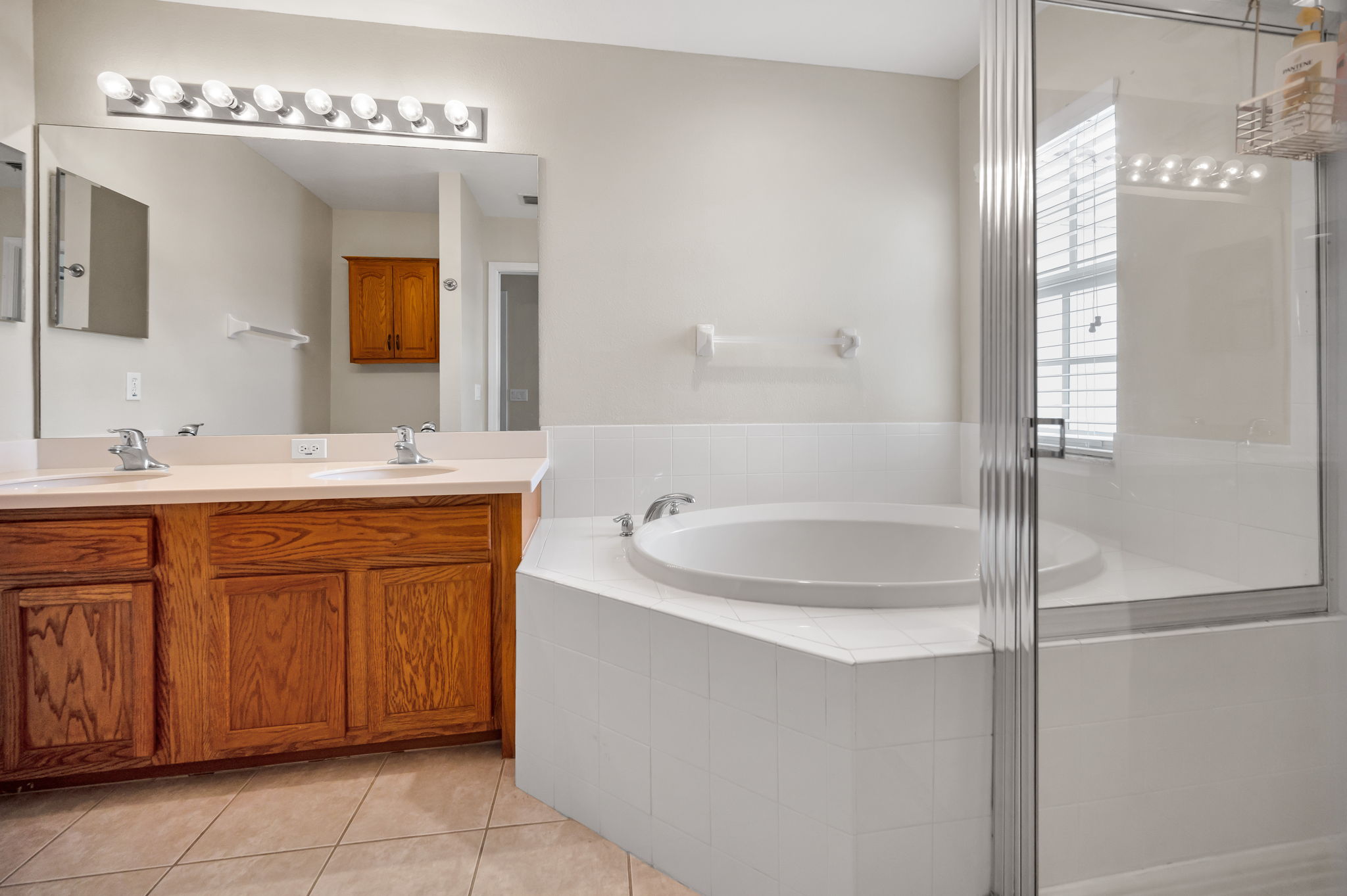 Upper Level Primary Bathroom1a