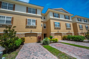 Front Exterior3