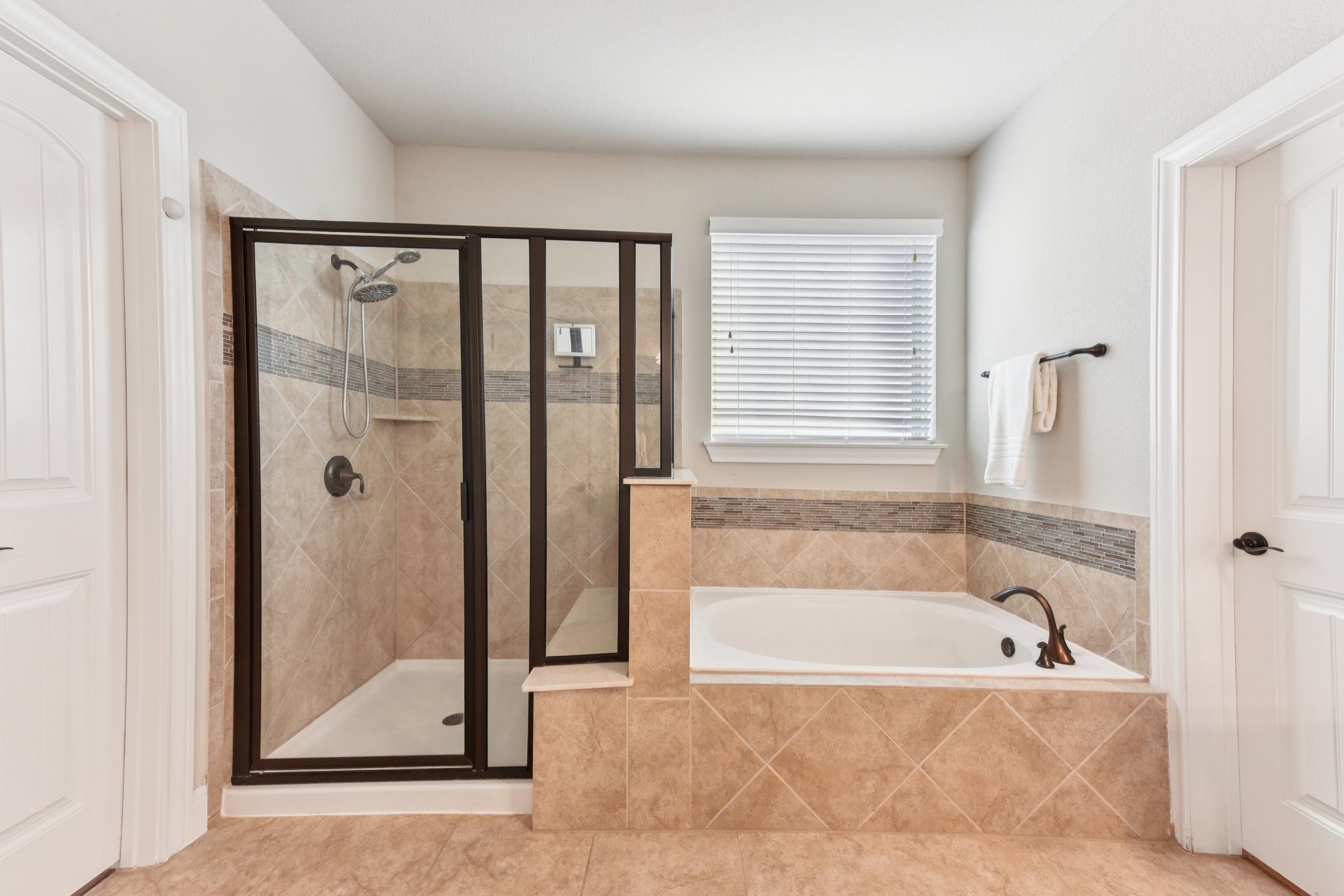 Siragusa Dr-S0301-027.jpg