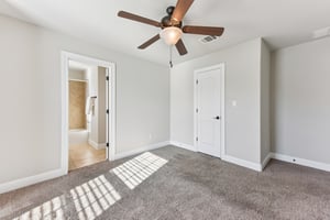 Siragusa Dr-S0301-029.jpg