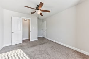 Siragusa Dr-S0301-030.jpg