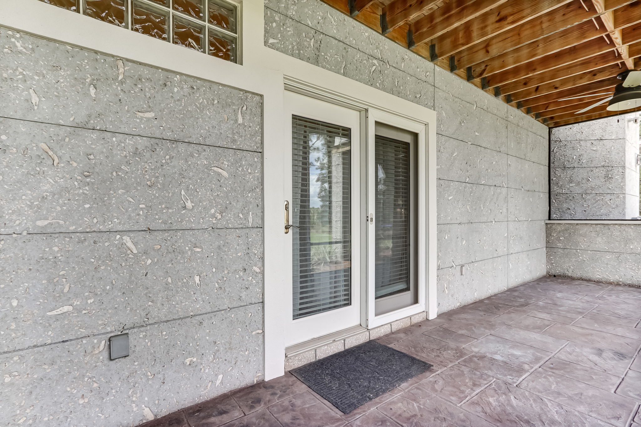 Screened-in Porch