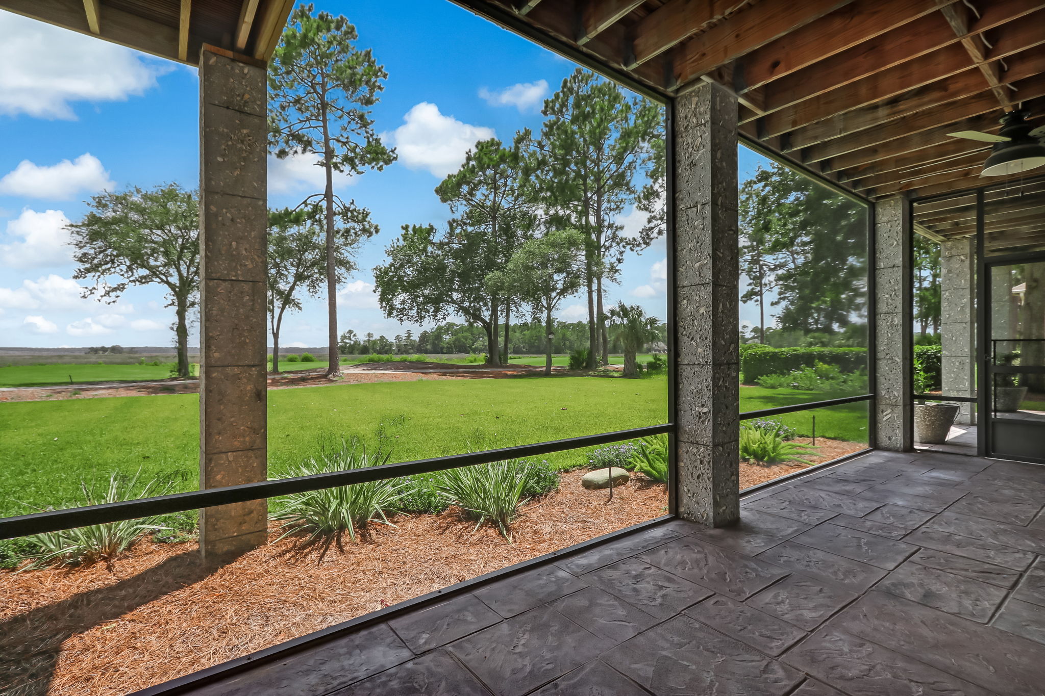 Screened-in Porch