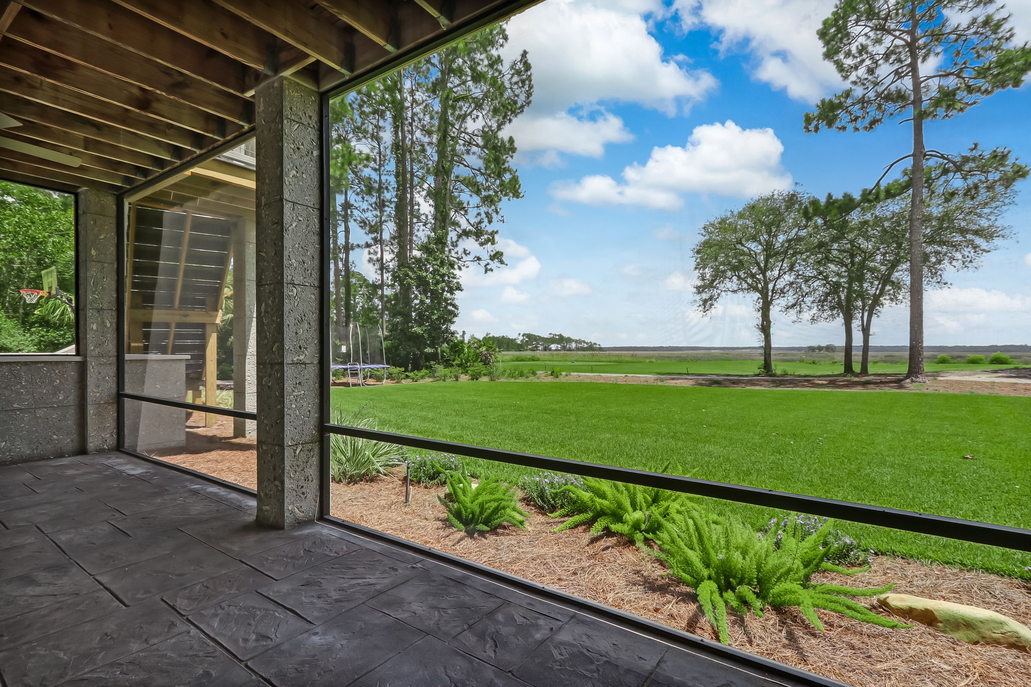 Screened-in Porch