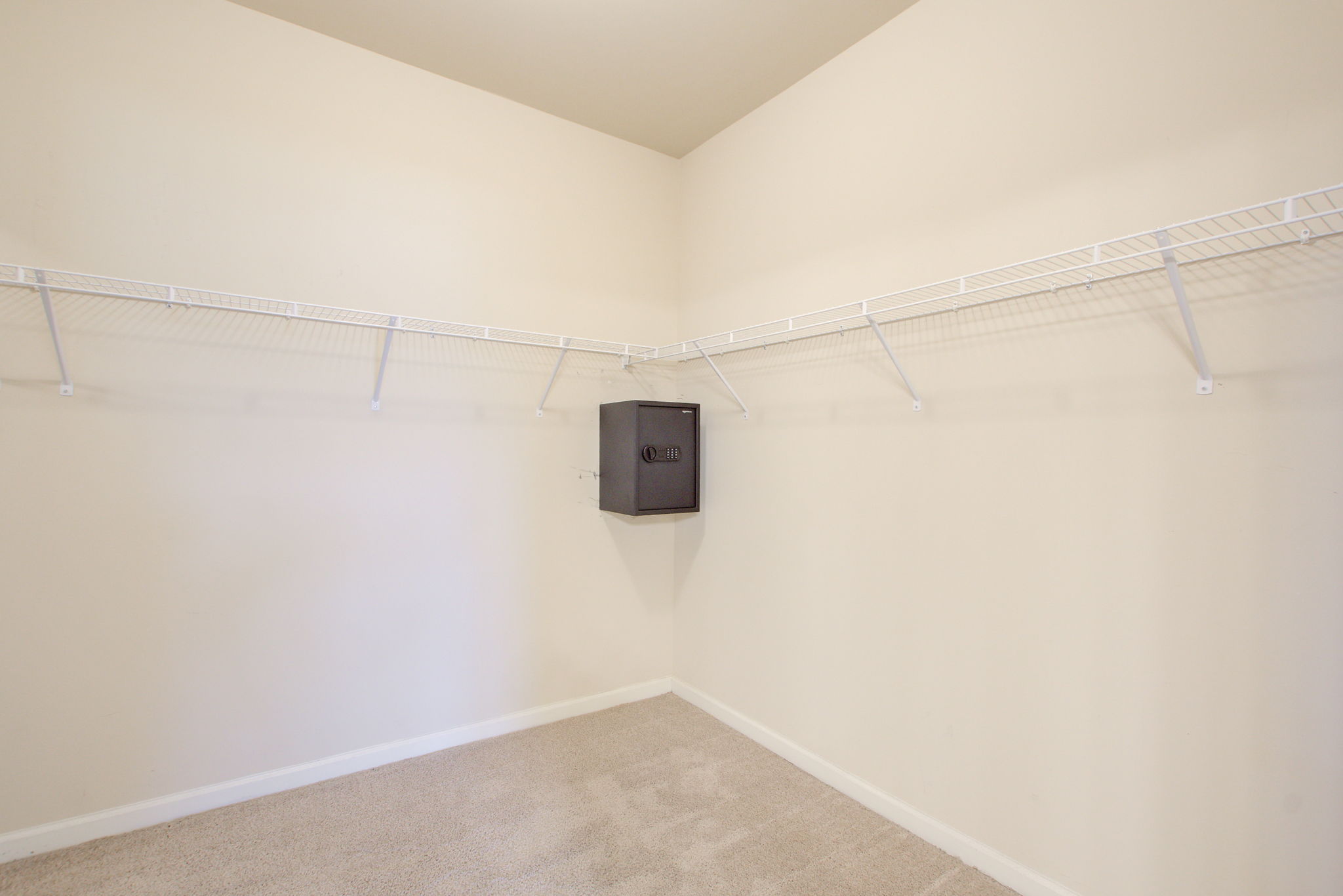 30 Main BR Walk In Closet A