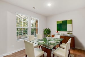 DSC01154_5_6 virtually staged.jpeg