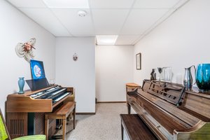  Photo 48