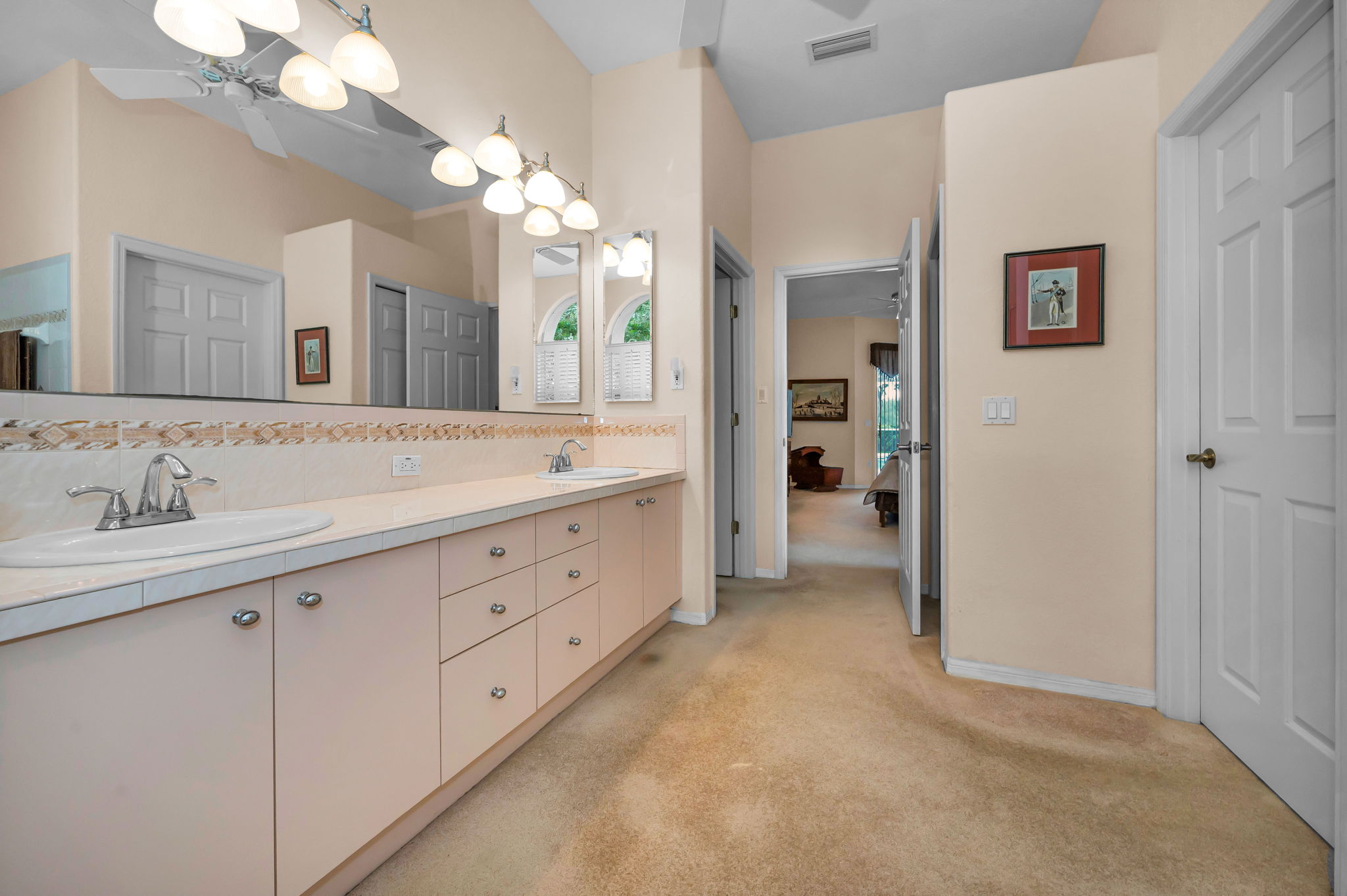 Primary Bathroom1c