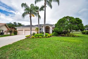 Front Exterior4