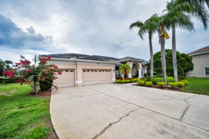 Front Exterior5