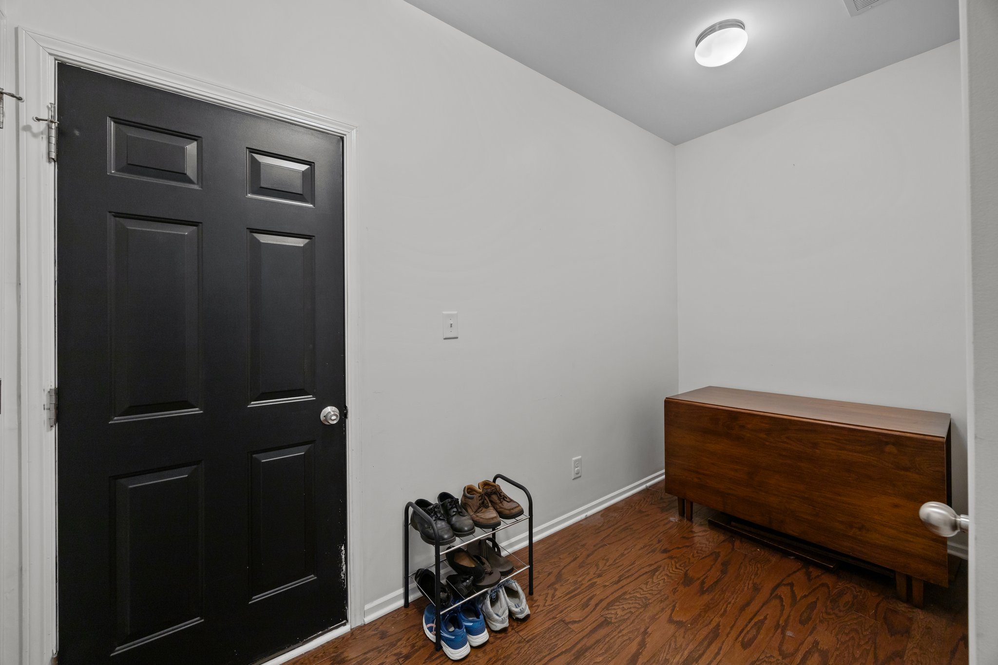 Mudroom w/possible desk area
