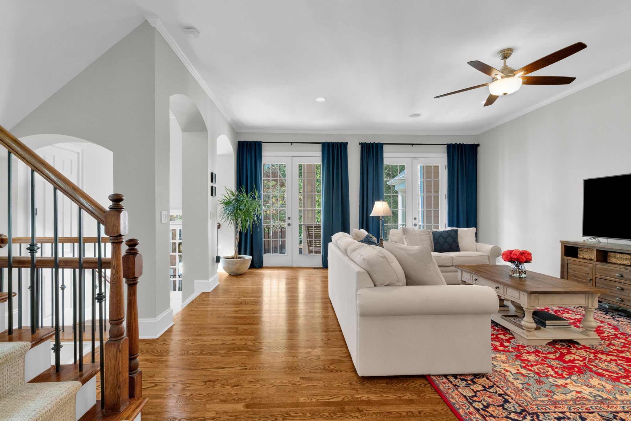  Photo 8