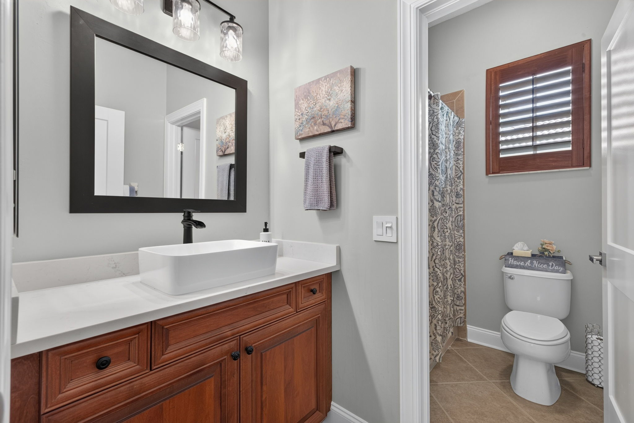 Guest Bathroom 2