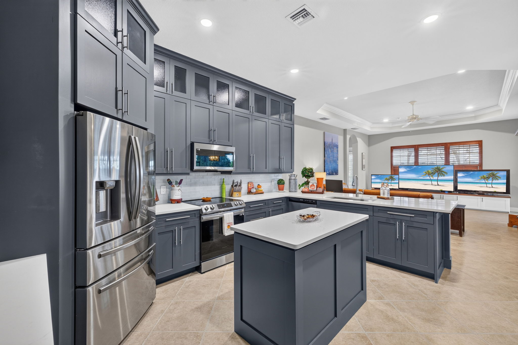 Kitchen 2 of 4