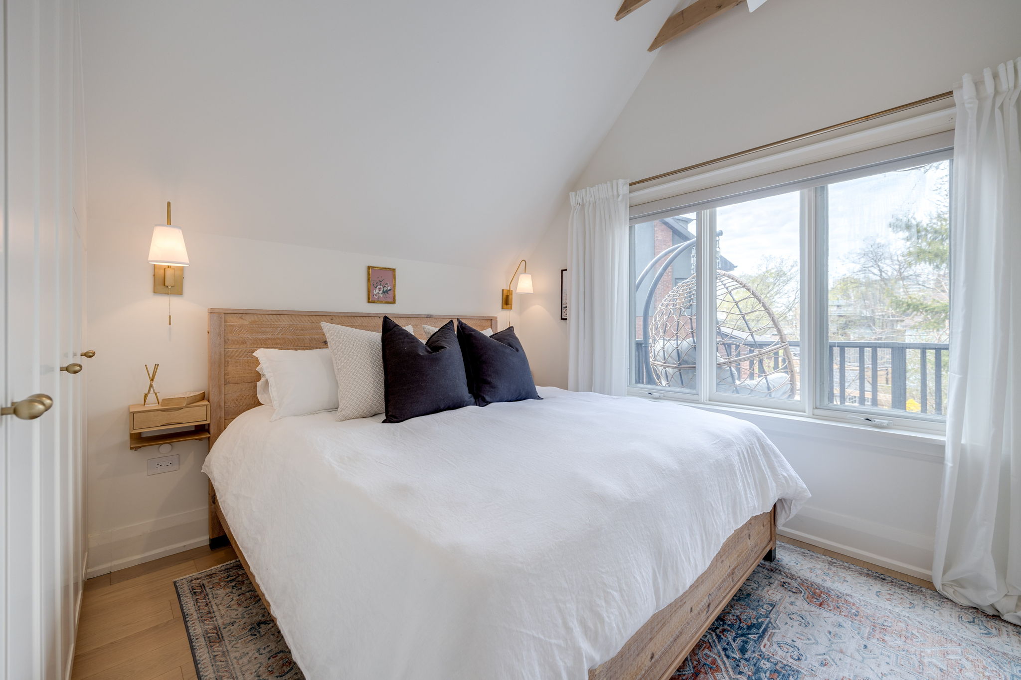 Toronto property showcase — delivered property photograph 26