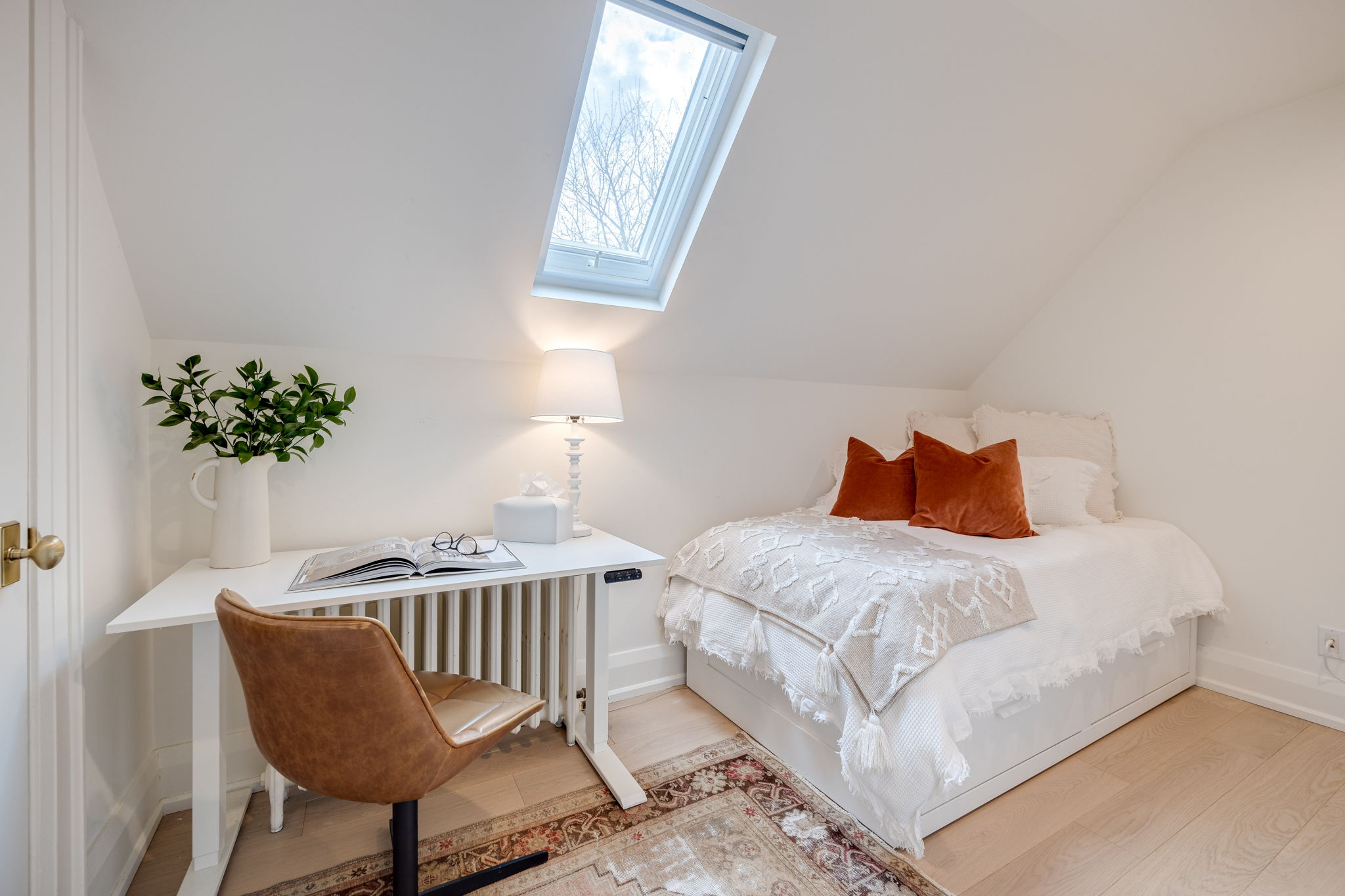 Toronto property showcase — delivered property photograph 34
