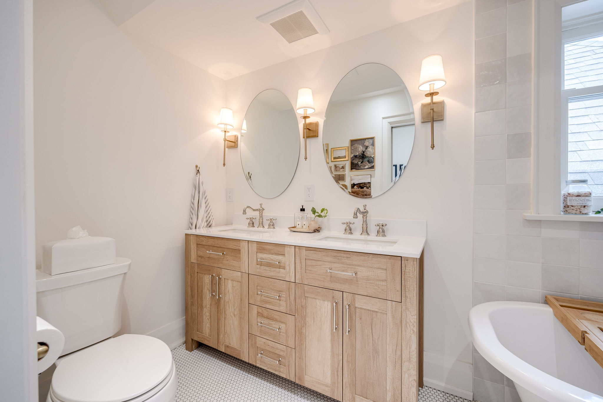 Toronto property showcase — delivered property photograph 32