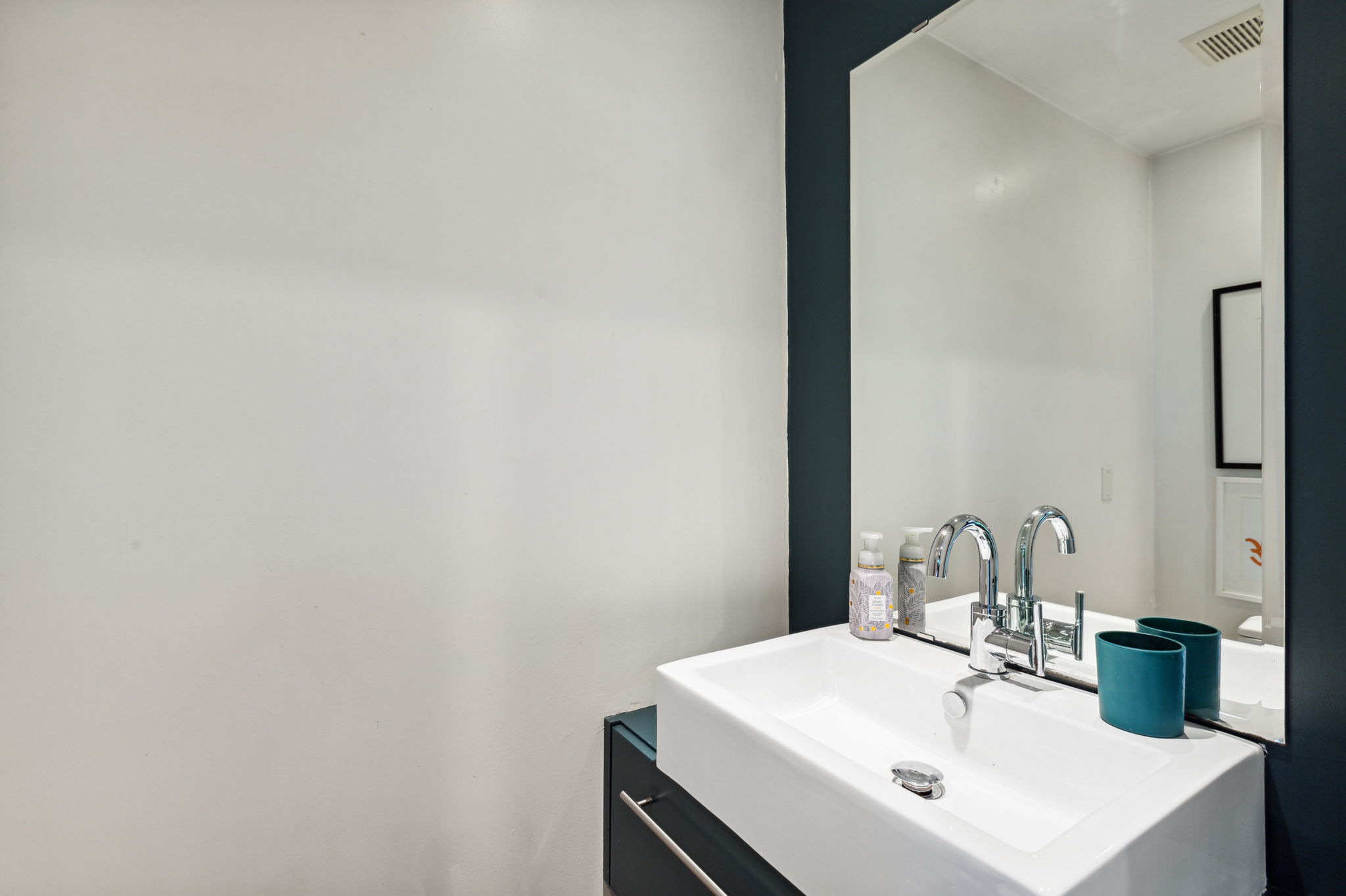 24_Interior