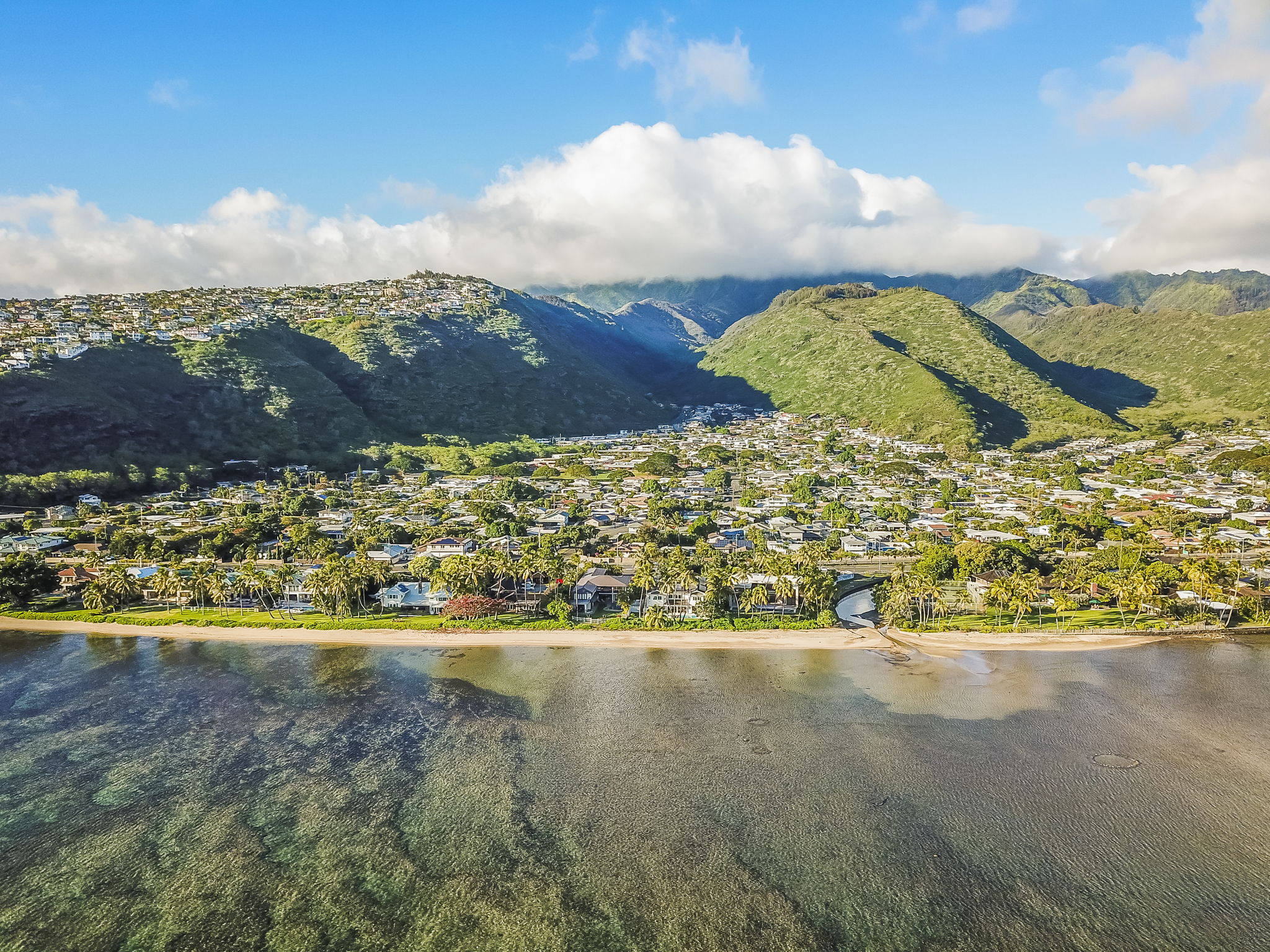 Spectacular Niu Beach XL wide view