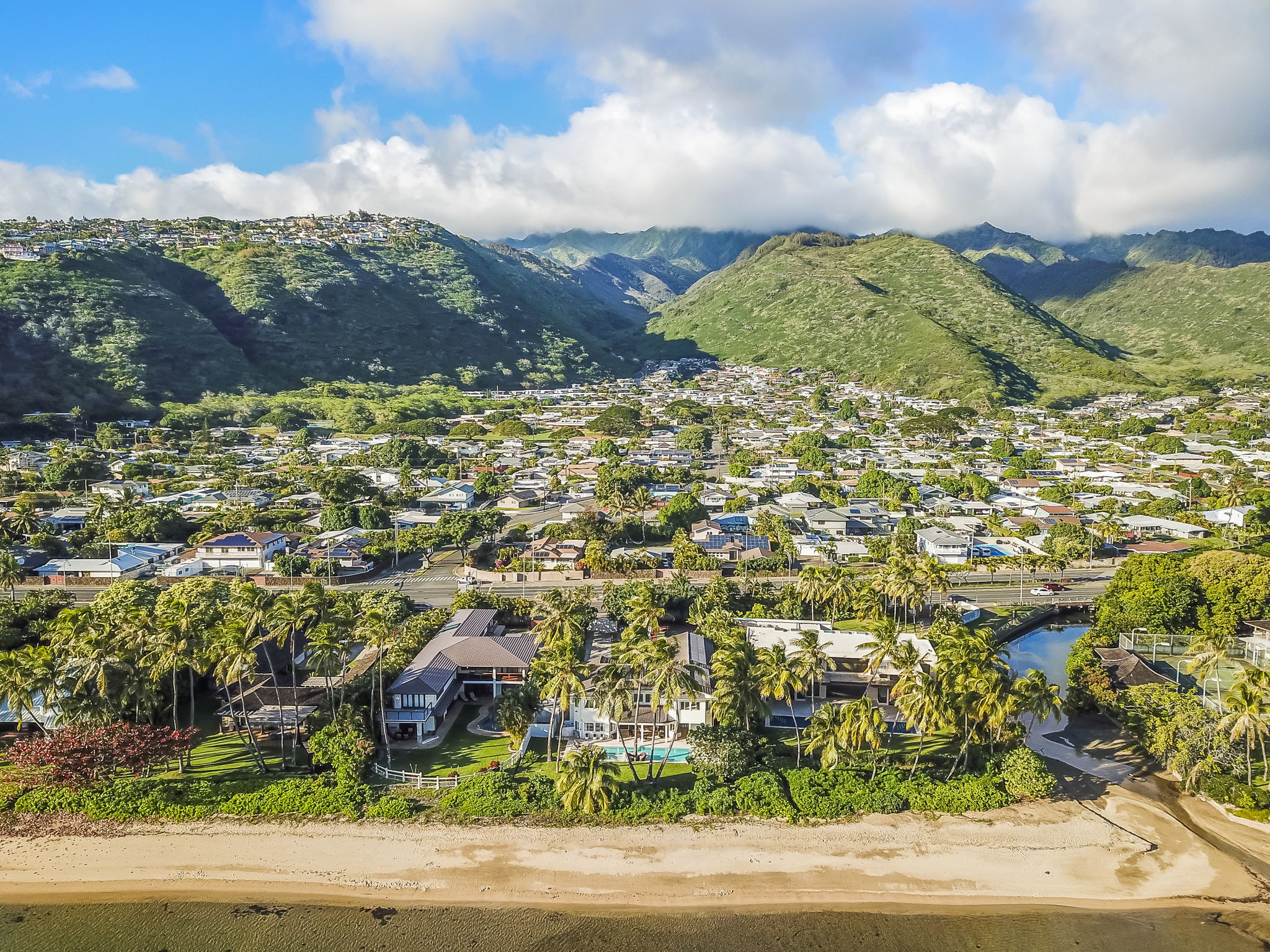 Spectacular Niu Beach wide view