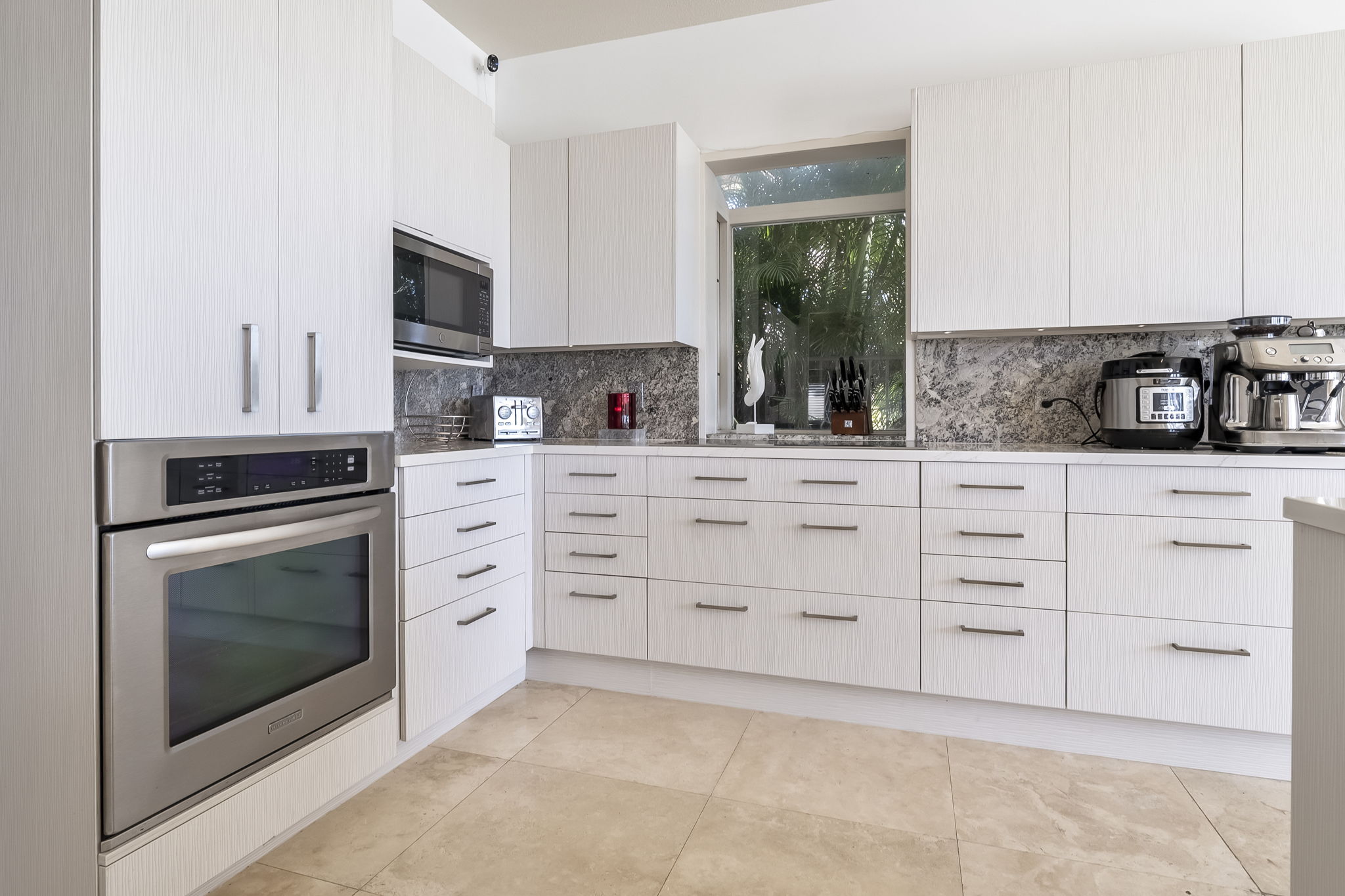 XL Chefs Gourmet Kitchen