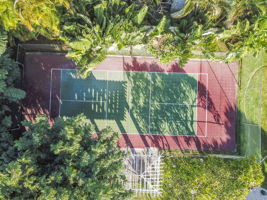 Beatuiful pikleball/tennis court