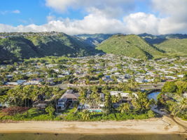 Spectacular Niu Beach wide view