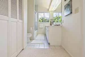 5641 Kalanianaʻole Hwy, Honolulu, HI 96821, USA Photo 100