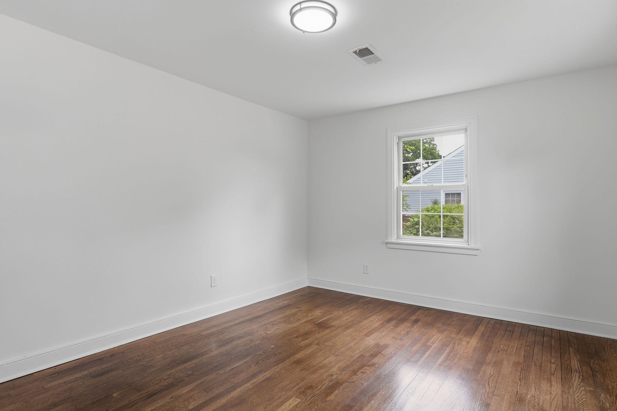 09-Living Room