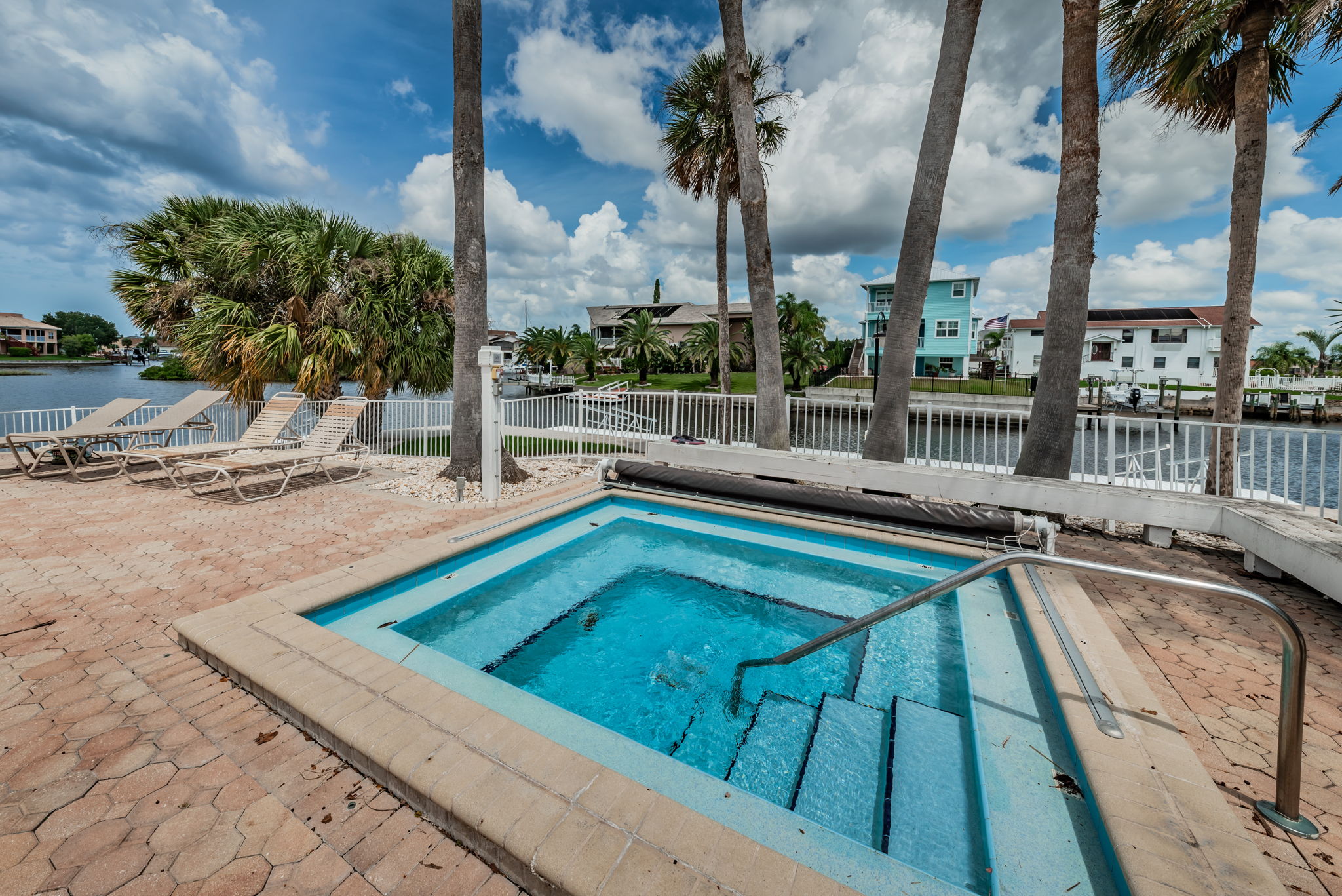 10-Gulf Landings Clubhouse Hot Tub