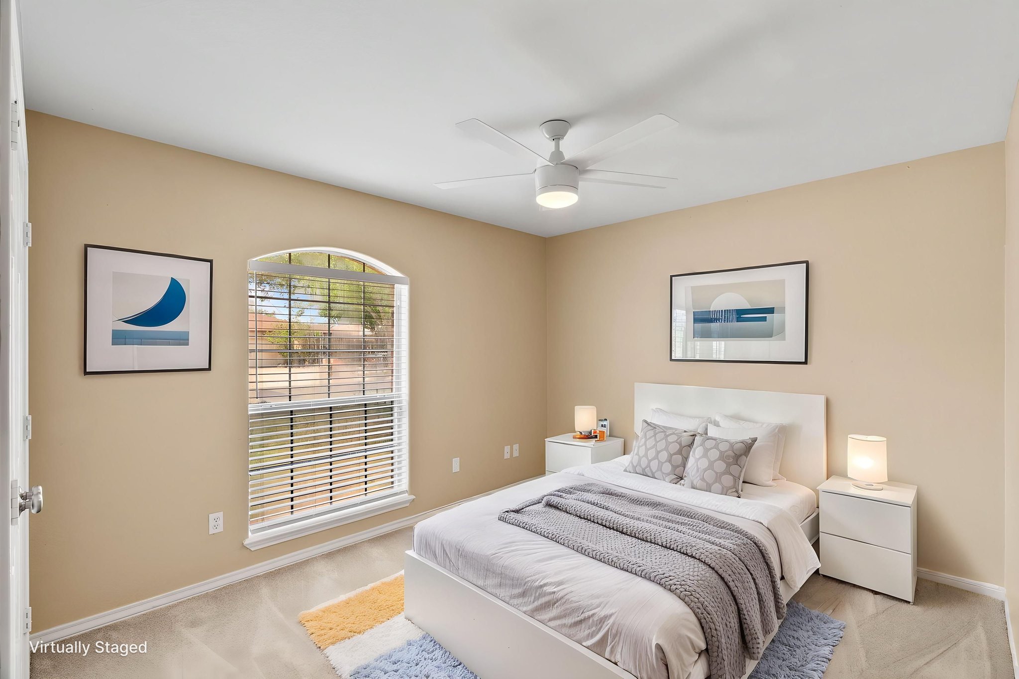 DSC07529 virtually staged.jpeg