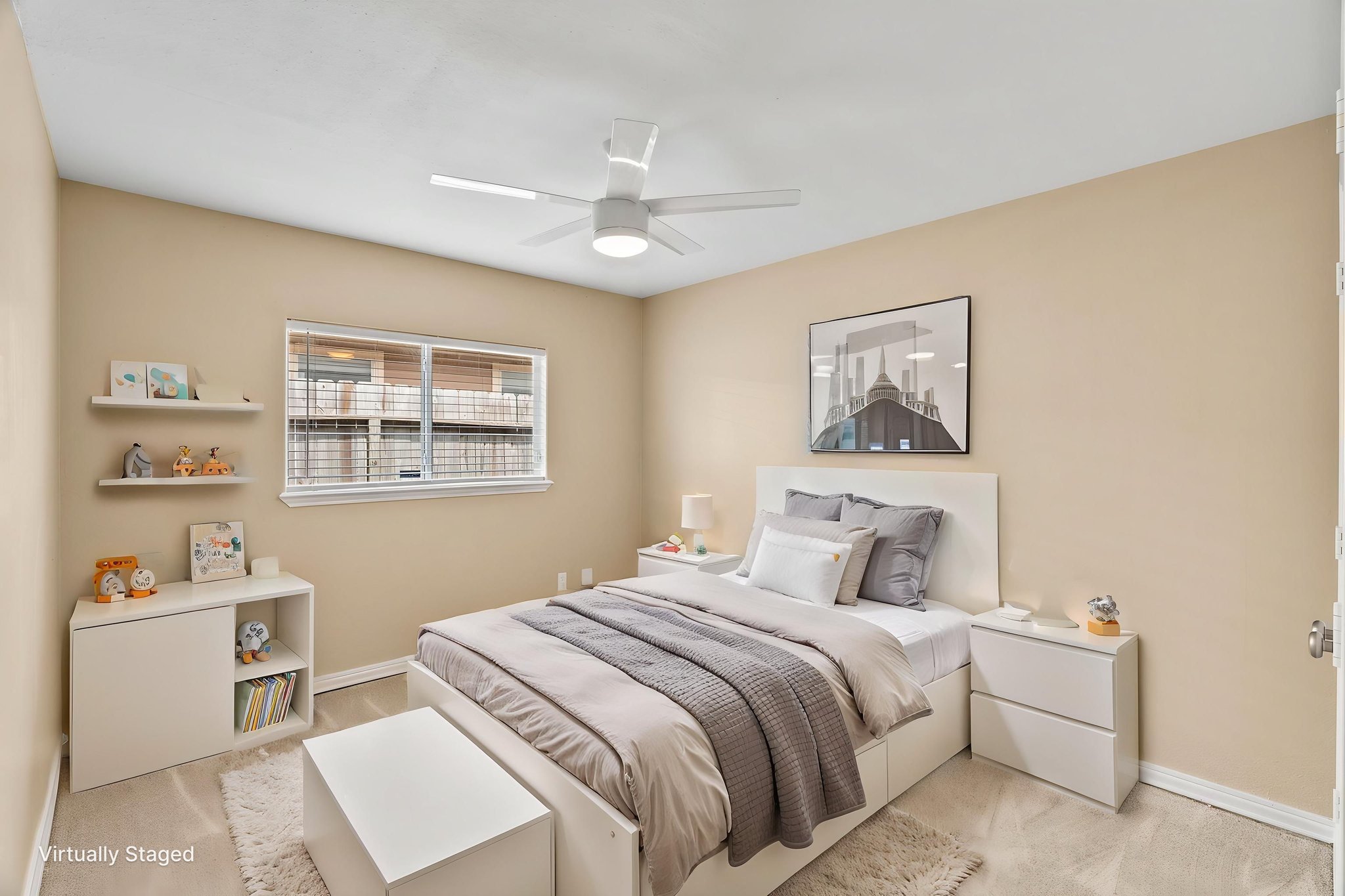 DSC07517 virtually staged.jpeg
